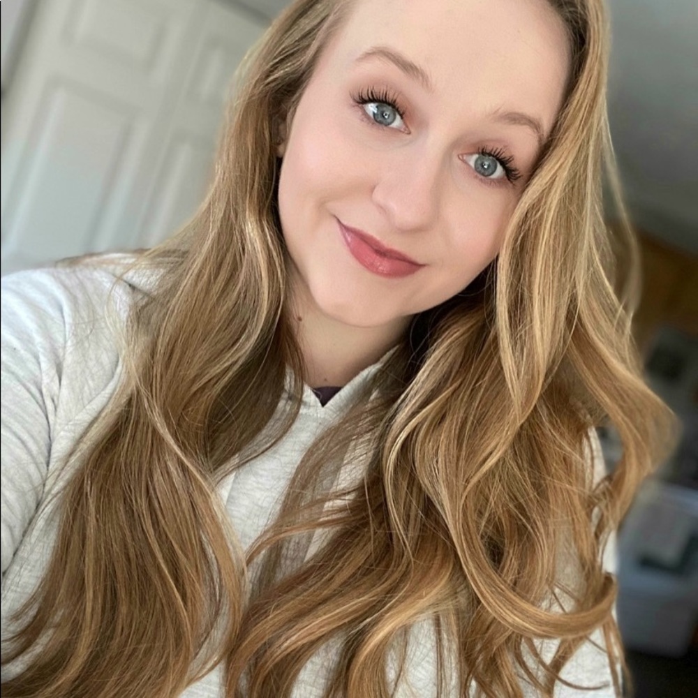 Meet your Posher, Kayla